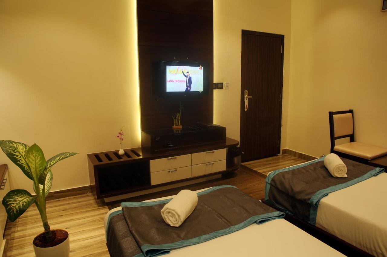 Park Signature Hotels - Royal Benza Vijayawada Exterior photo