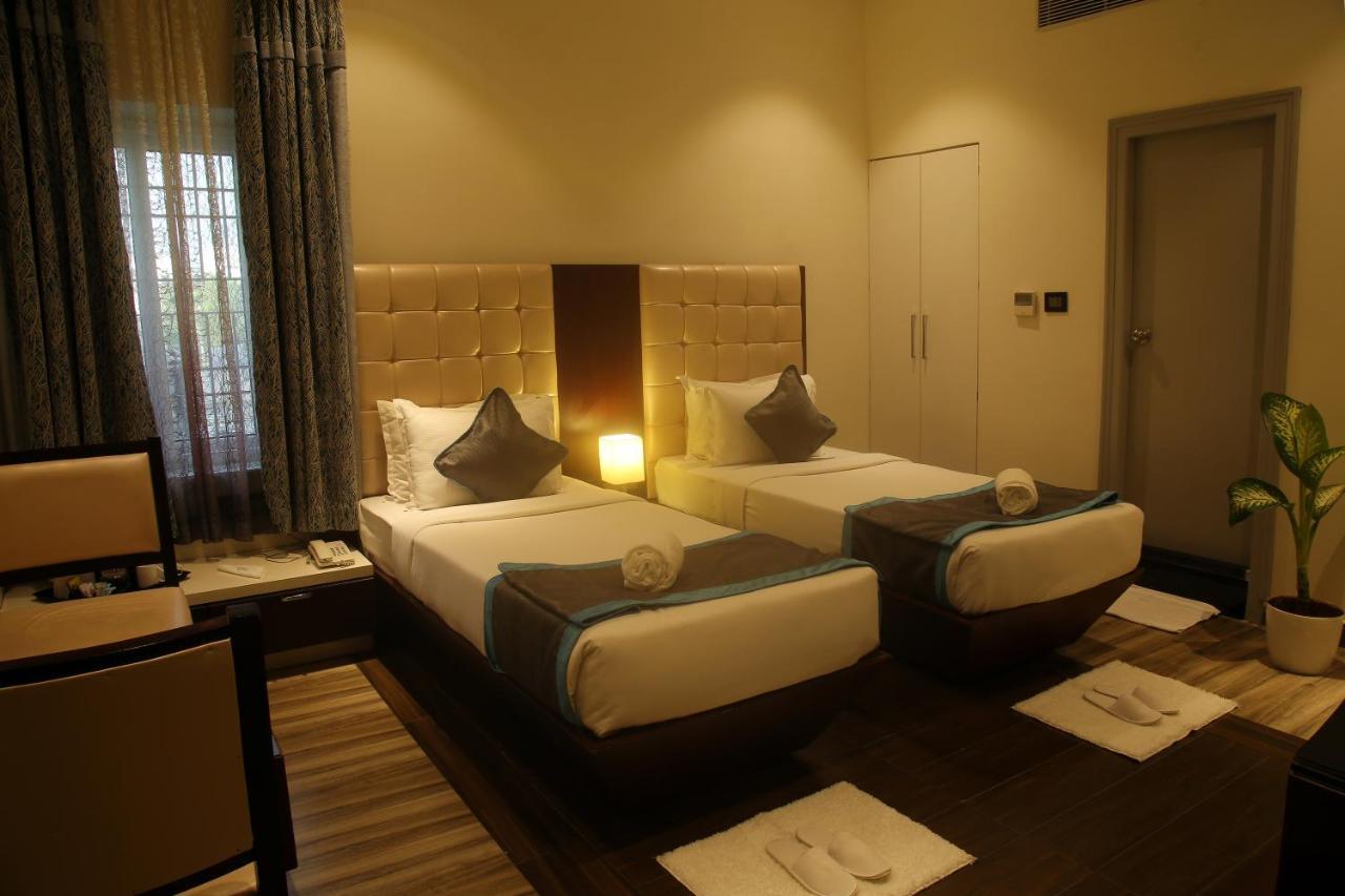 Park Signature Hotels - Royal Benza Vijayawada Exterior photo