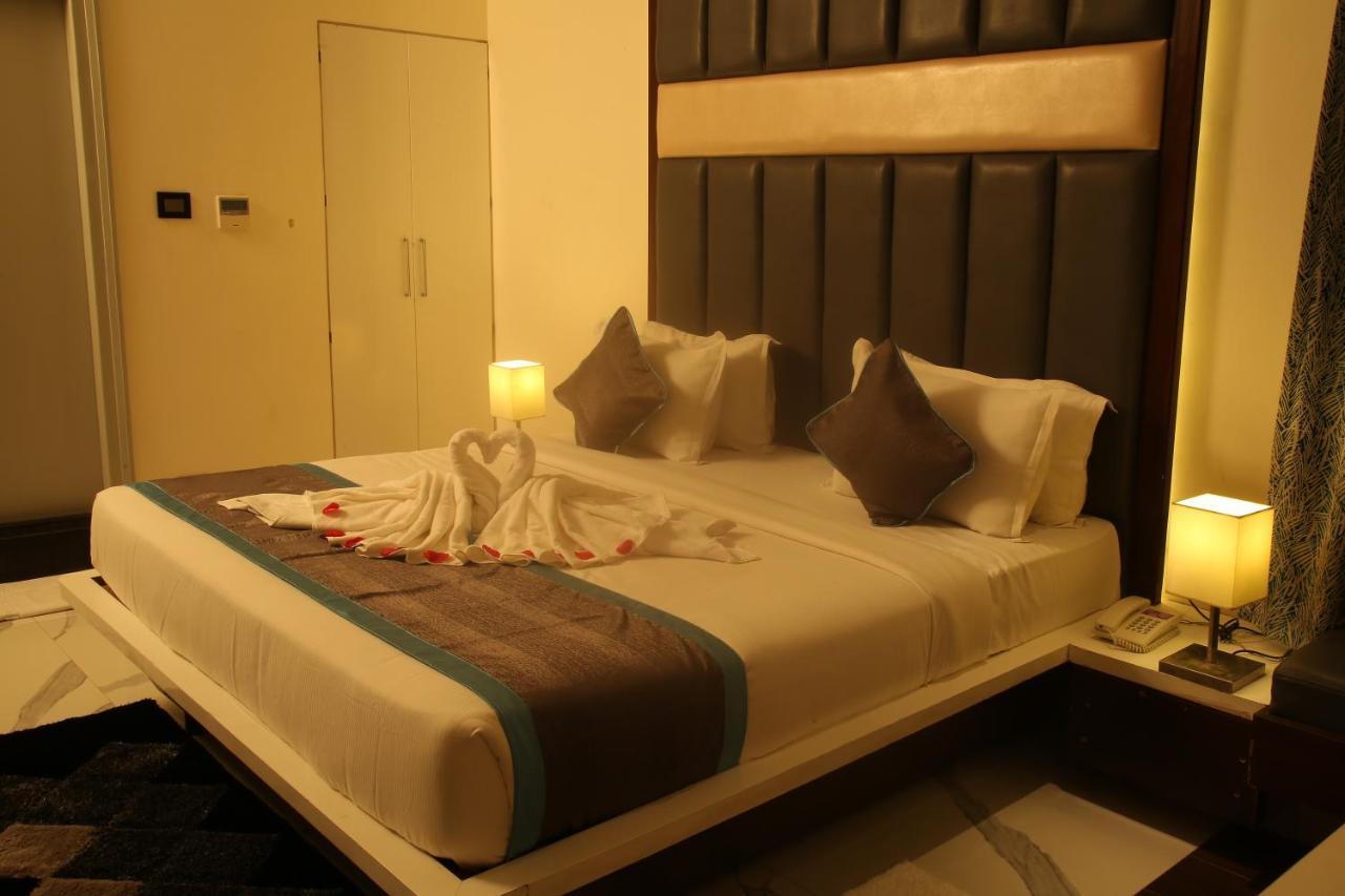 Park Signature Hotels - Royal Benza Vijayawada Exterior photo