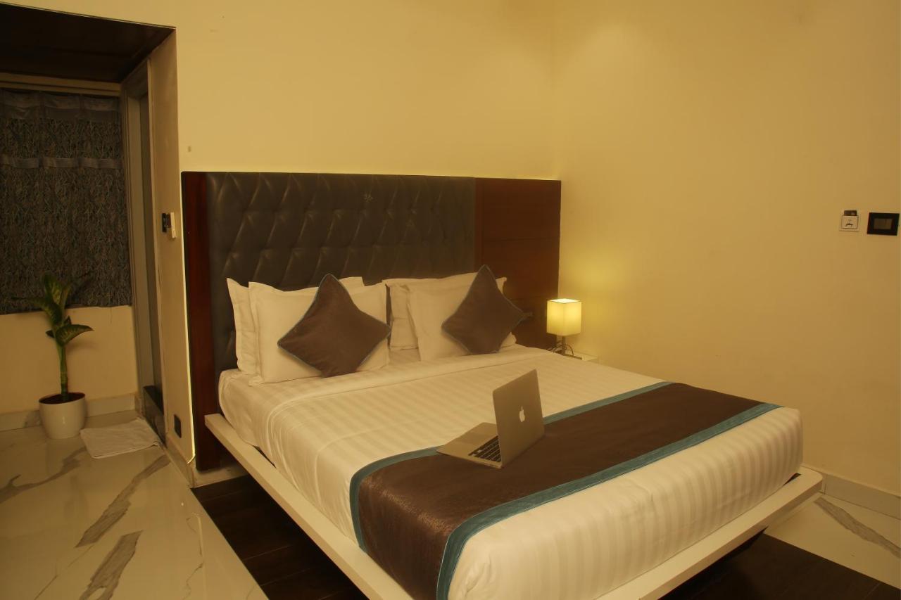 Park Signature Hotels - Royal Benza Vijayawada Exterior photo