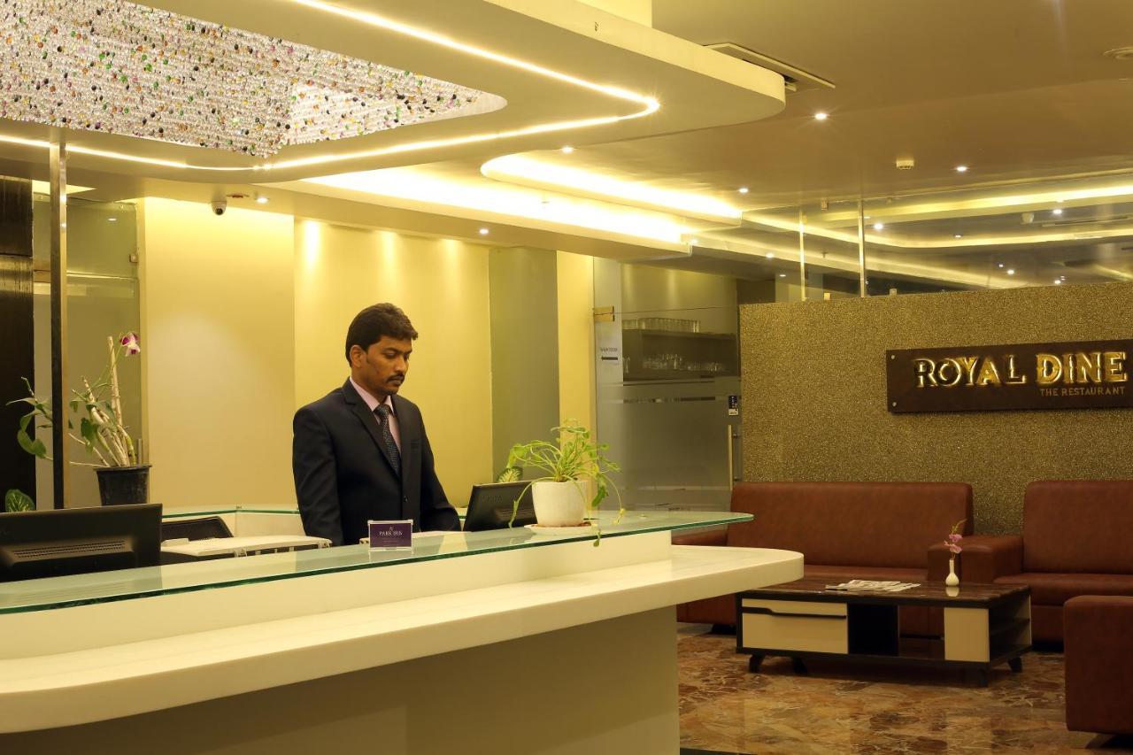 Park Signature Hotels - Royal Benza Vijayawada Exterior photo