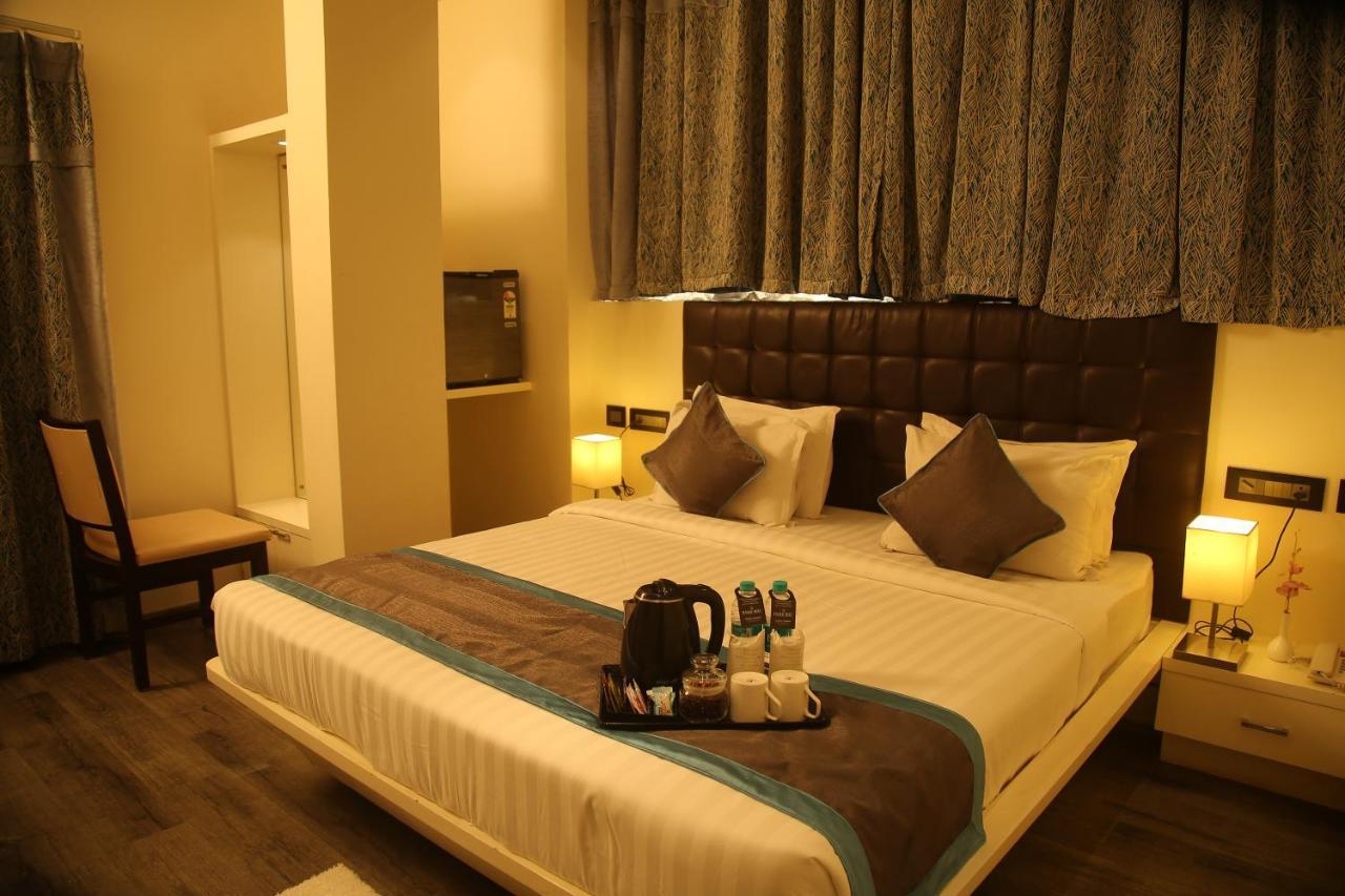 Park Signature Hotels - Royal Benza Vijayawada Exterior photo