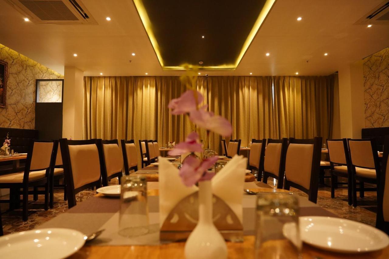 Park Signature Hotels - Royal Benza Vijayawada Exterior photo