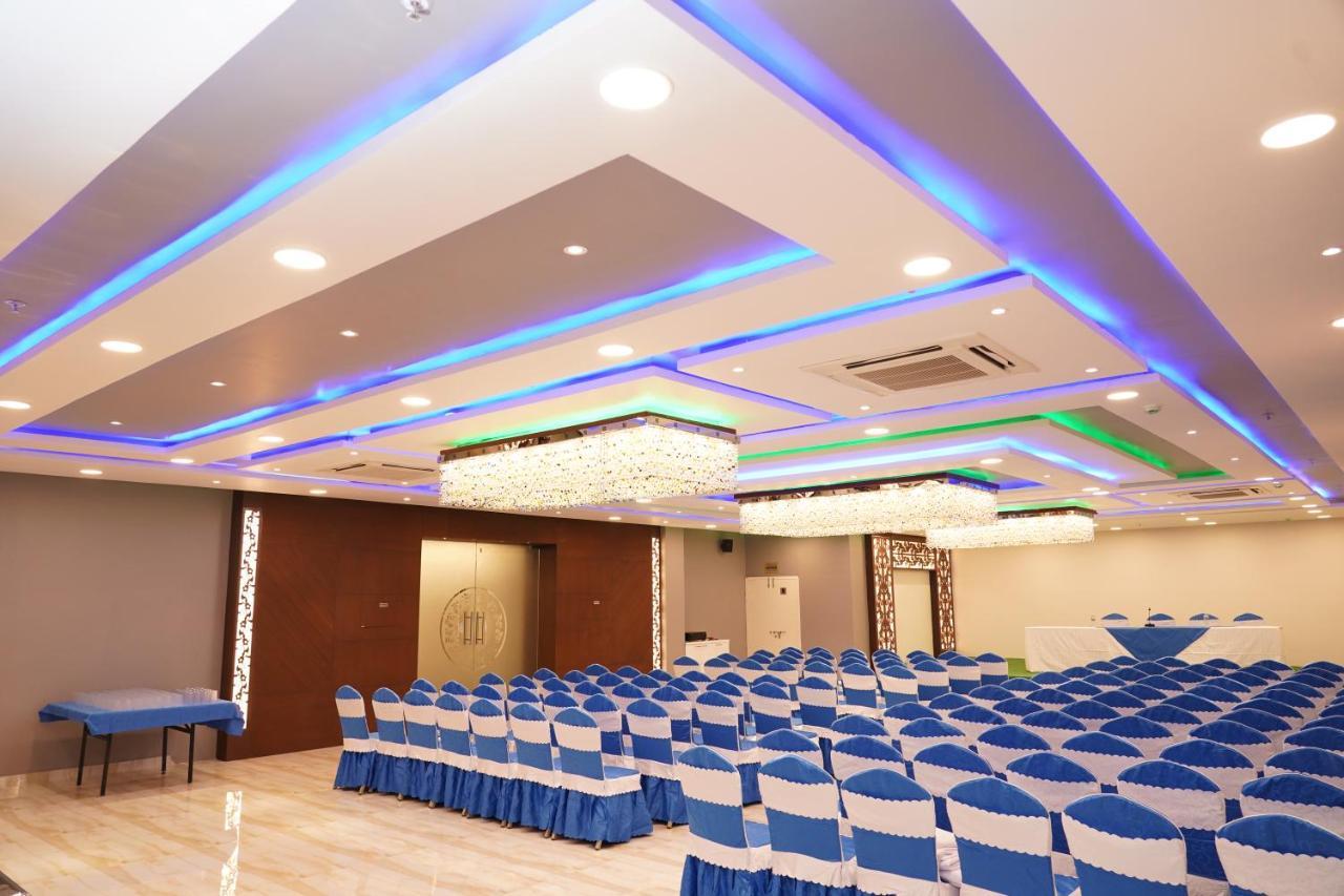 Park Signature Hotels - Royal Benza Vijayawada Exterior photo