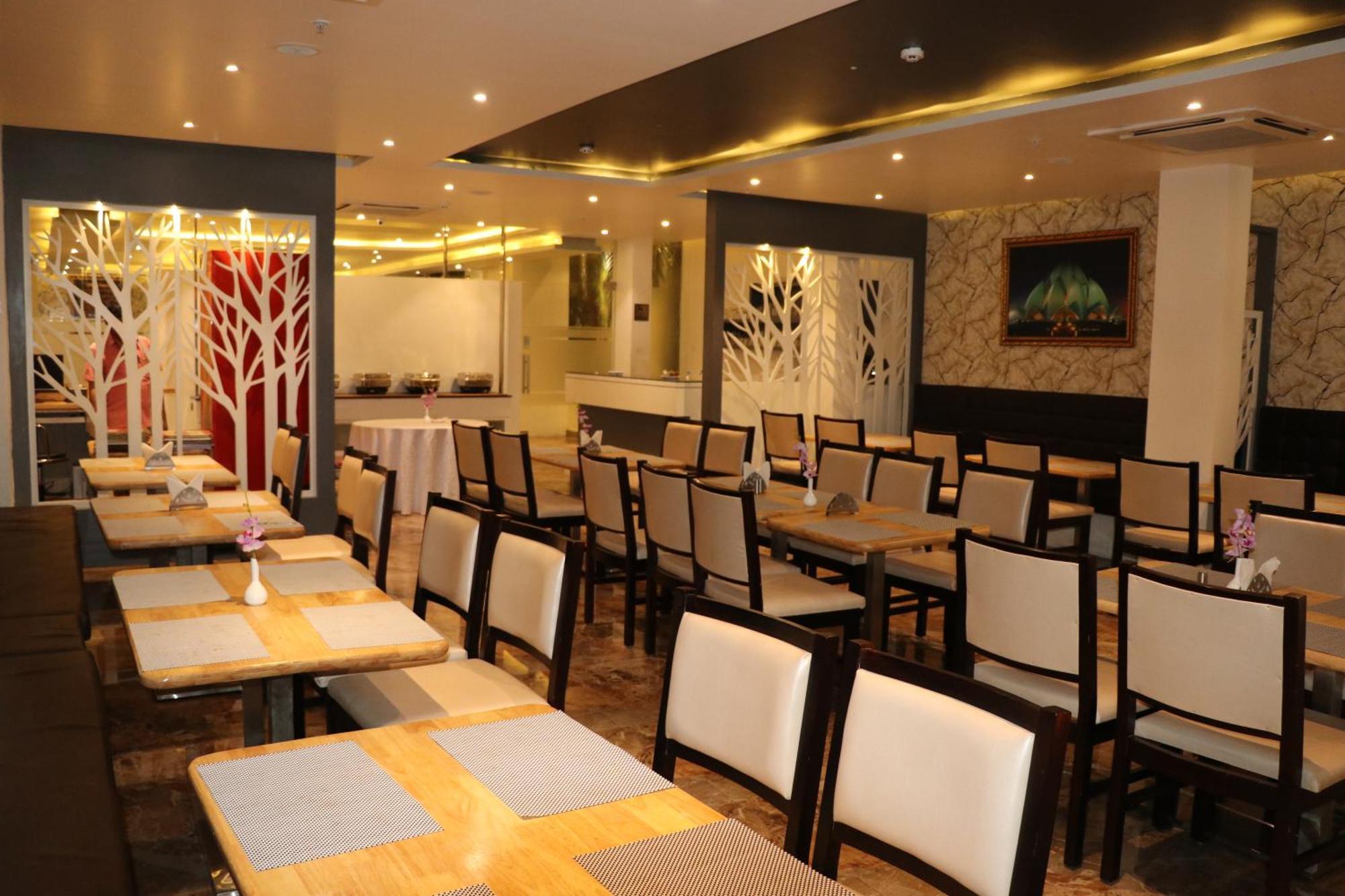 Park Signature Hotels - Royal Benza Vijayawada Exterior photo