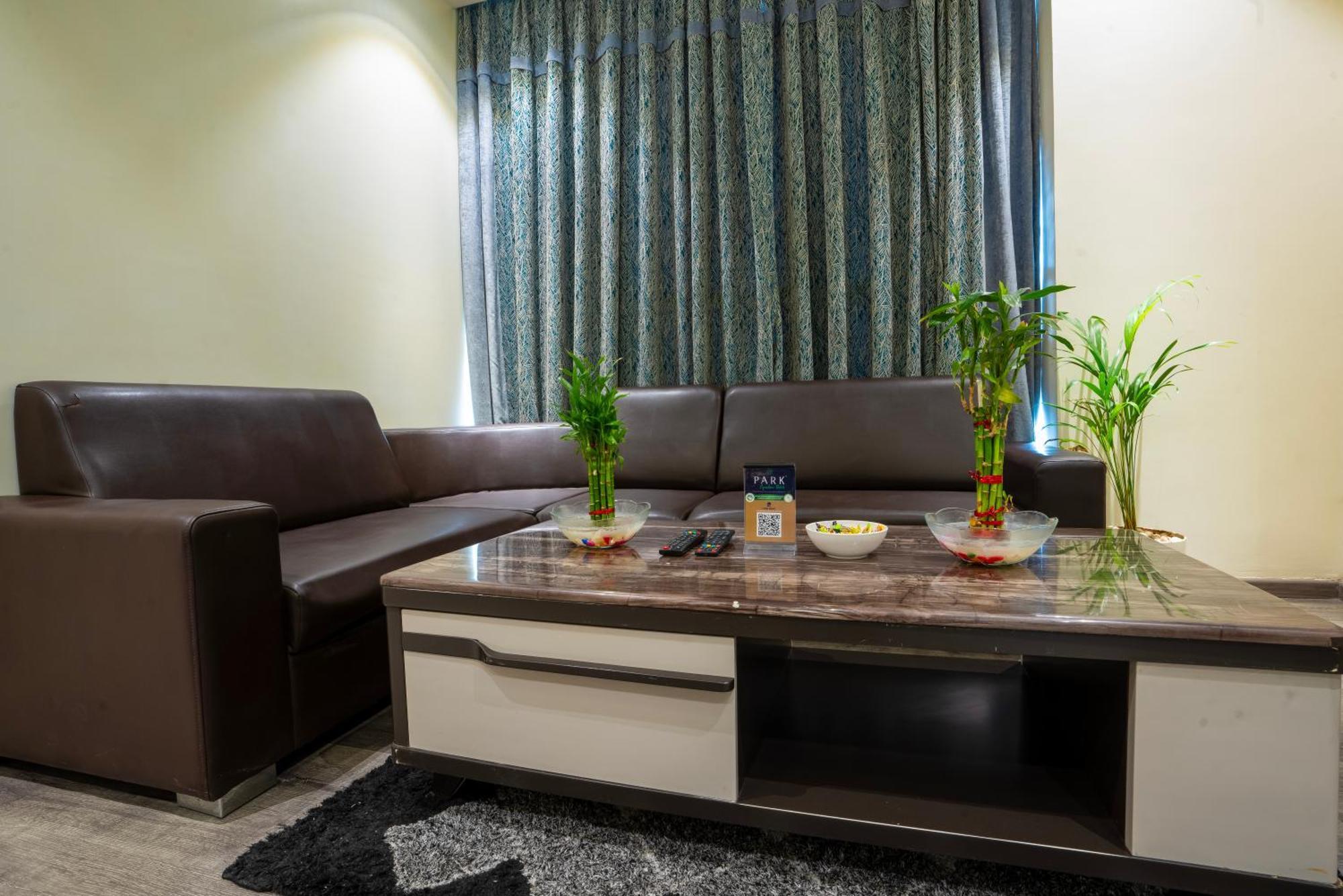 Park Signature Hotels - Royal Benza Vijayawada Exterior photo