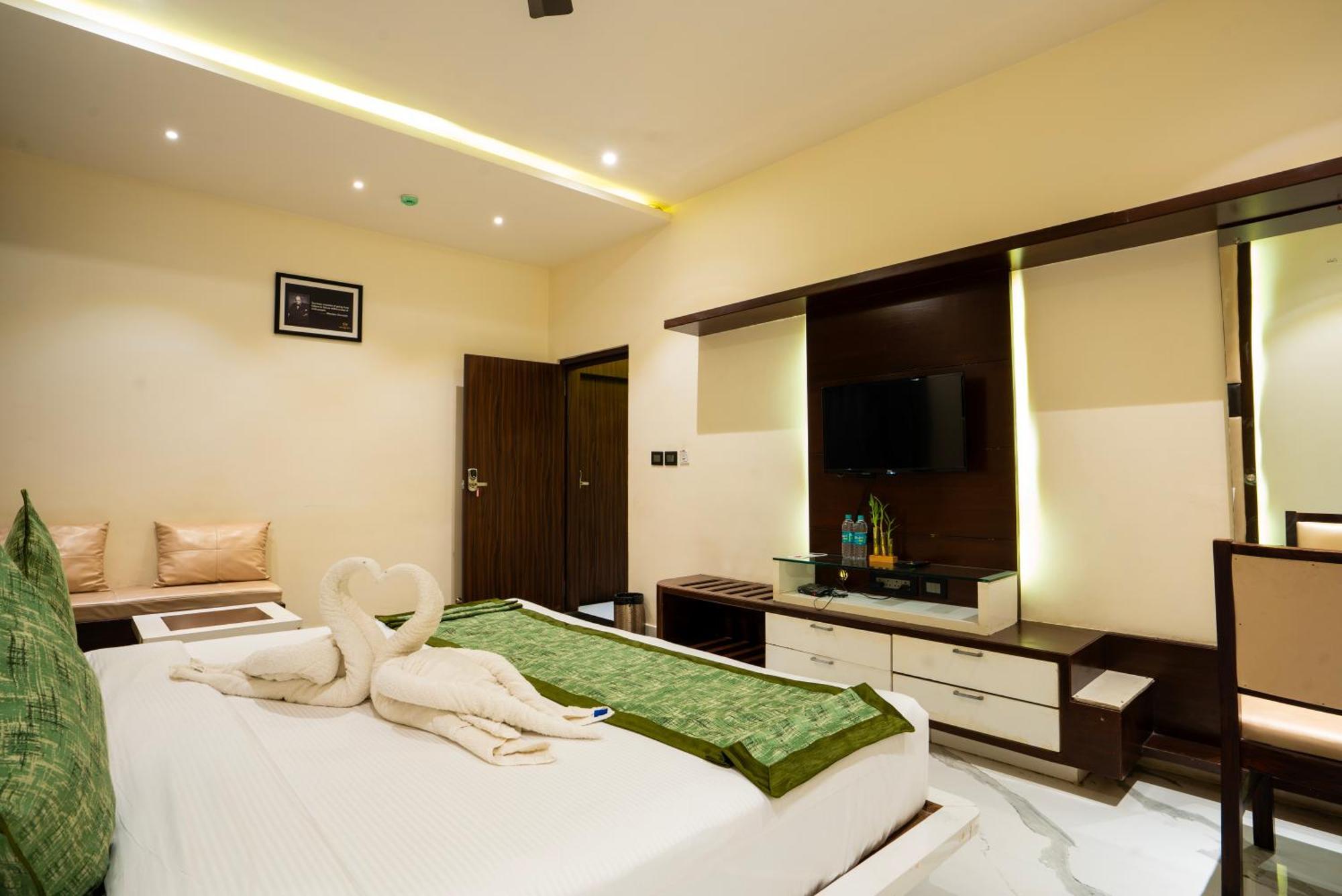 Park Signature Hotels - Royal Benza Vijayawada Exterior photo