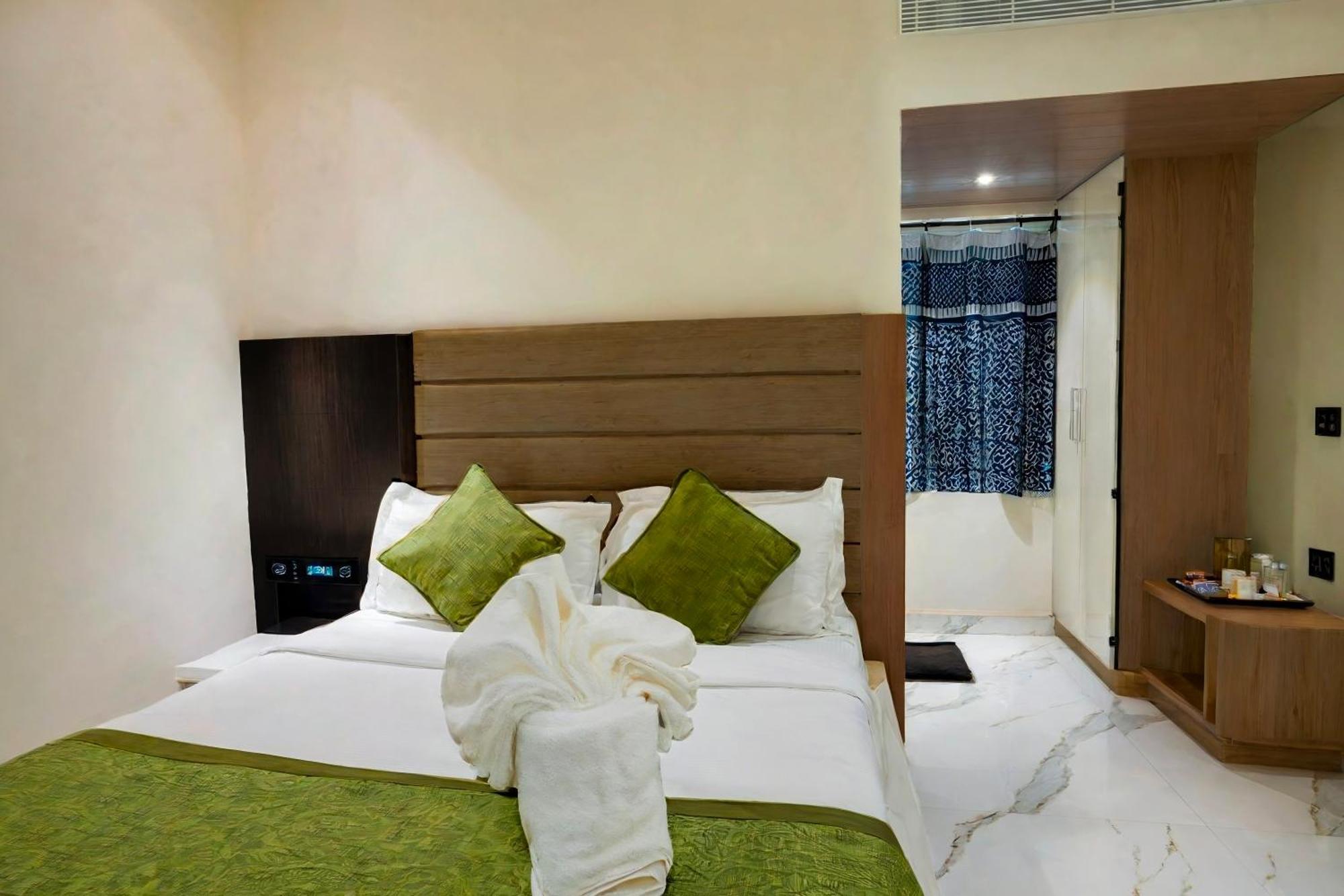Park Signature Hotels - Royal Benza Vijayawada Exterior photo